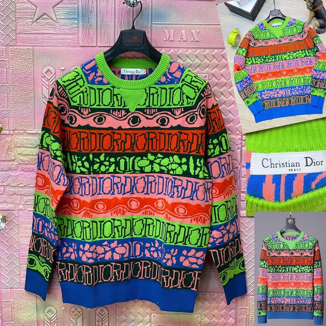 Buy Crewneck Sweatshirt Pallets | 300 pieces at $800 2 Buy Crewneck Sweatshirt Pallets | 300 pieces at $800 - Image 2