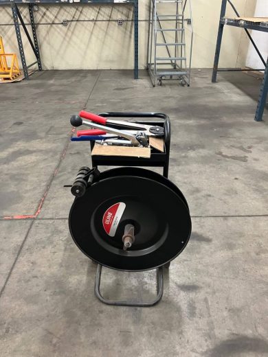 Pallet strapping tool Pallets