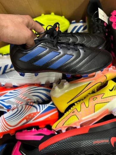 Indoor soccer cleats youth Pallet