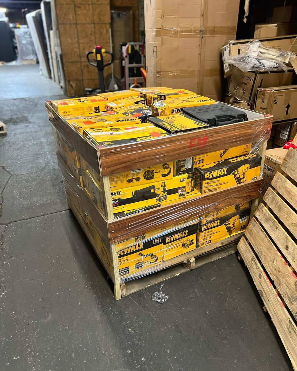 Buy DeWalt Tool Pallets (80?150 Wholesale Lots From $650) 5 DeWalt Tool Pallets