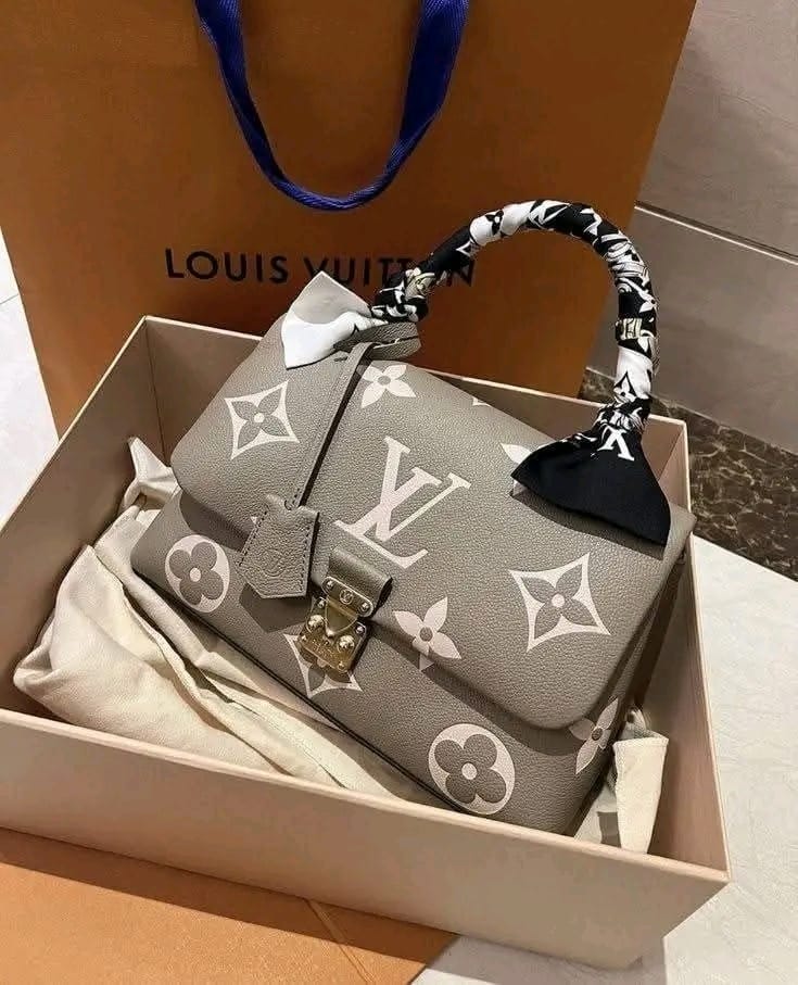 Buy Louis Vuitton Liquidation Pallets (30?120 pieces per pallet-$900) 3 Buy Louis Vuitton Liquidation Pallets (30?120 pieces per pallet-$900) - Image 3