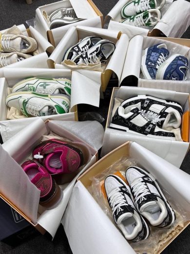 Buy Shoe Liquidation Pallets For Sale (200+ Pairs From $895)