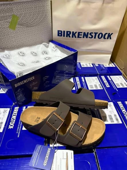 Buy Birkenstock Pallets For Sale (120+ Pairs From $1,295) 1 Buy Birkenstock Pallets For Sale (120+ Pairs From $1,295)
